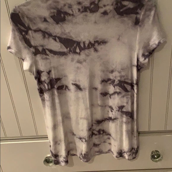 Getting rid of some clothes before college - Picture 2 of 3